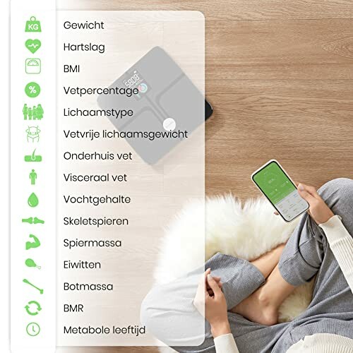 Persoon gebruikt slimme weegschaal met smartphone-app