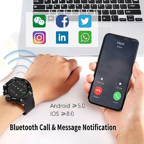 Smartwatch en smartphone met bluetooth meldingen.