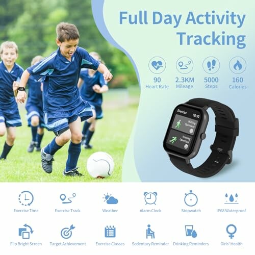 Kinderen spelen voetbal met smartwatch functies